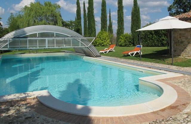 Wonderful private villa for 10 guests with private pool, WIFI, TV, terrace, pets allowed and par...