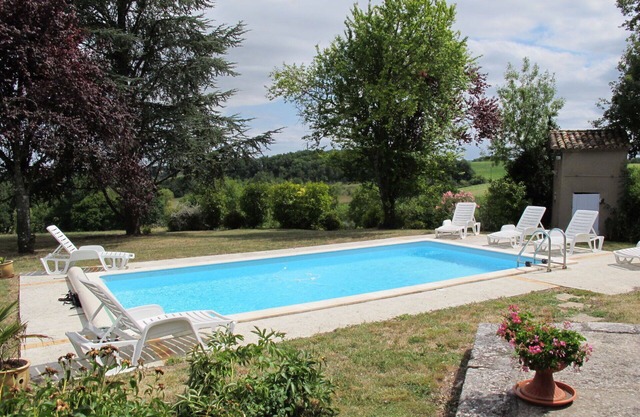 Wonderful private villa for 8 guests with A/C, private pool, WIFI, TV, terrace and pets allowed