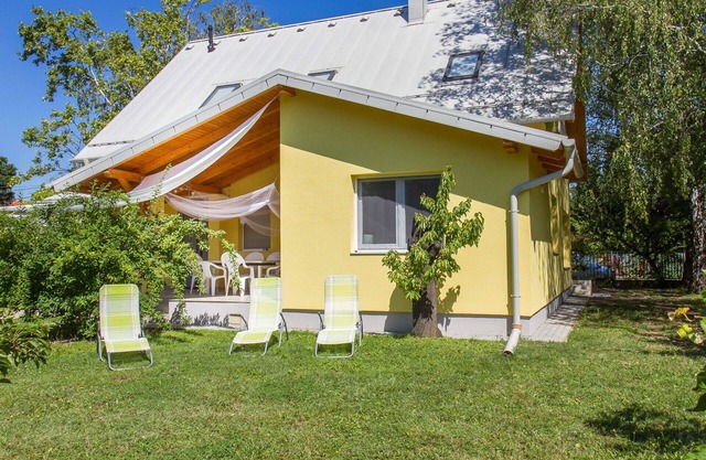 Wonderful private villa for 8 guests with terrace and pets allowed