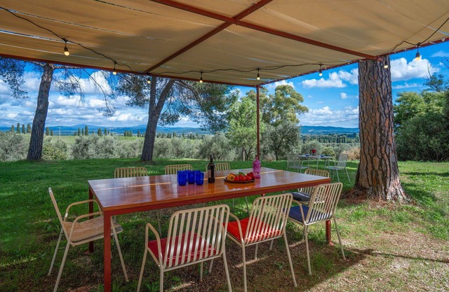 Wonderful private villa for 11 people with A/C, WIFI, TV and patio