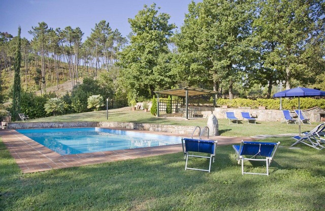 Wonderful private villa for 7 guests with WIFI, private pool, A/C, TV and patio, close to Lucca