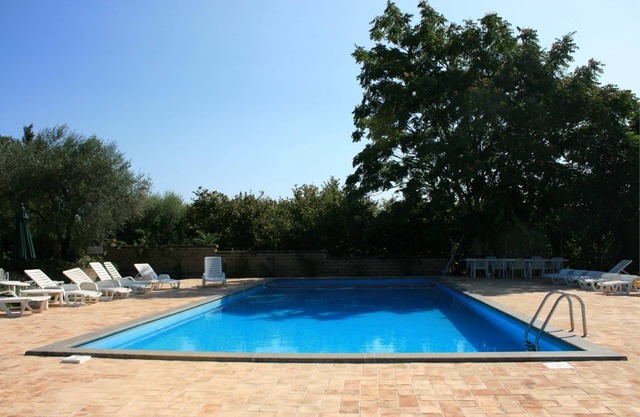 Wonderful private villa with A/C, WIFI, private pool, TV, terrace, pets allowed and parking