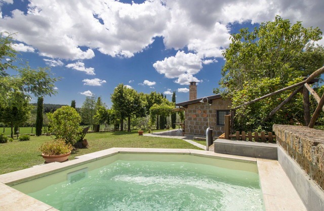 Wonderful private villa with private pool, WIFI, A/C, TV, terrace, pets allowed and panoramic view