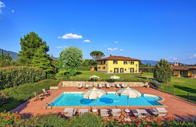 Wonderful private villa with private pool, WIFI, TV, patio, pets allowed and panoramic view