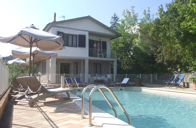 Wonderful private villa for 8 people with pool, WIFI, TV, patio and panoramic view