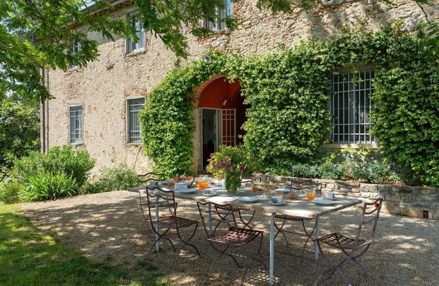 Wonderful private villa for 10 people with TV and pets allowed