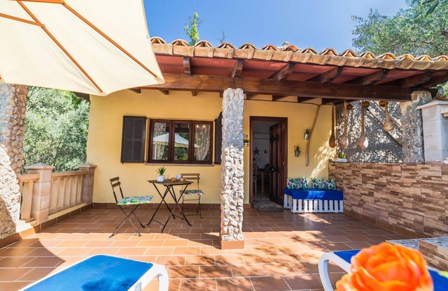 Wonderful private villa for 6 guests with A/C, WIFI, TV and patio