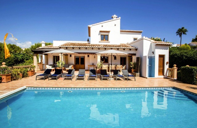 Wonderful private villa for 8 guests with WIFI, private pool, A/C, TV and patio