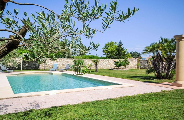 Wonderful private villa for 7 people with A/C, pool, WIFI, TV and patio