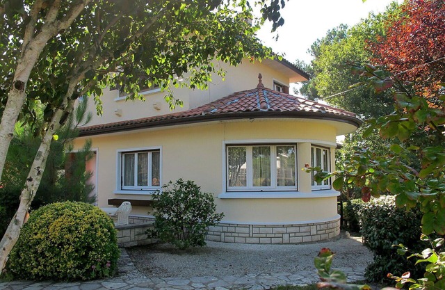 Wonderful private villa for 5 people with WIFI, TV, terrace, pets allowed and parking