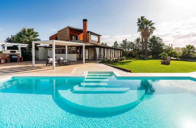 Wonderful private villa for 9 guests with A/C, private pool, WIFI, TV, terrace and panoramic view