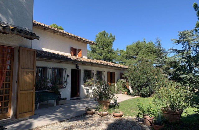 Wonderful private villa for 8 guests with WIFI, TV, pets allowed and panoramic view
