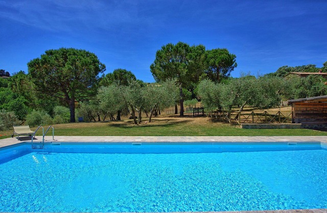 Wonderful private villa for 6 guests with pool, WIFI, A/C and panoramic view