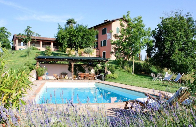 Wonderful private villa for 14 guests with WIFI, A/C, private pool, TV, patio and panoramic view