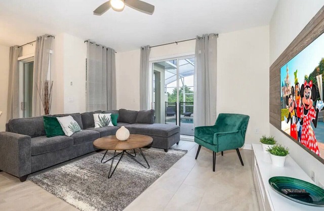 Wonderful Townhouse 4Beds/3Bath/Pool/18Min From Disney