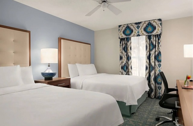 Wonderful Vacation Stay! FREE Breakfast and Parking, Near Eagle Ridge Golf Club!