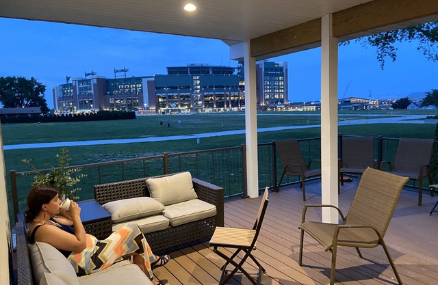 Wonderful view of Lambeau and it has 6 Bathrooms!