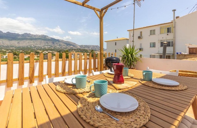Wonderful Views Terrace 3BR Cottage - BBQ - AC