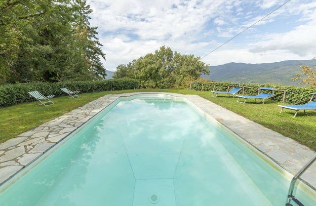 Wonderful villa for 10 guests with private pool, WIFI, TV, patio and pets allowed