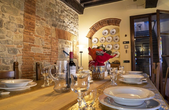 Wonderful villa for 6 people with A/C, WIFI and TV, close to Lucca