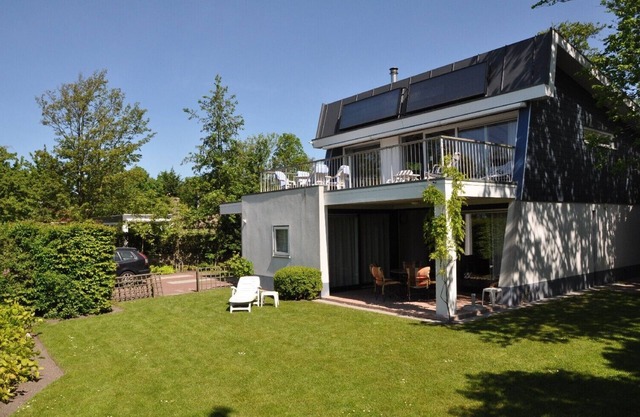 Wonderful villa with a view over the Veerse lake