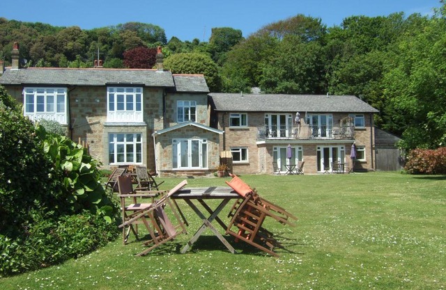 Woodcliffe Sea-view Apts
