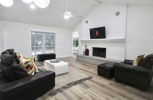 Wooded Acre Family Retreat! Newly renovated, quiet, 3 bedroom ranch hideaway!
