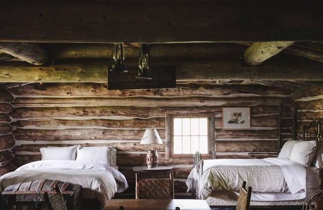Woodgate Mountain Retreat: 40 Acres of Peace!