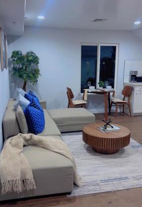 Woodland Hills 1 Bedroom Getaway