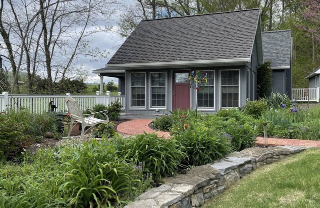 Woodland Sugar Shack -Quiet Country Getaway