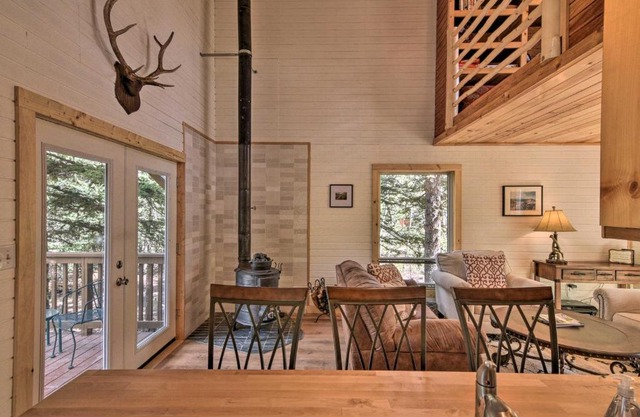 Woodsy Cabin Hideaway with Deck Hike, Fish, Escape