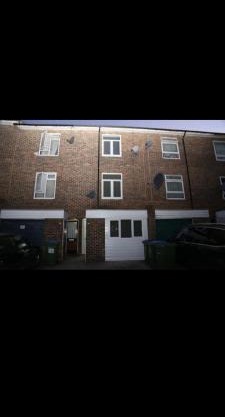 Woolwich Ensuite Roomz 2