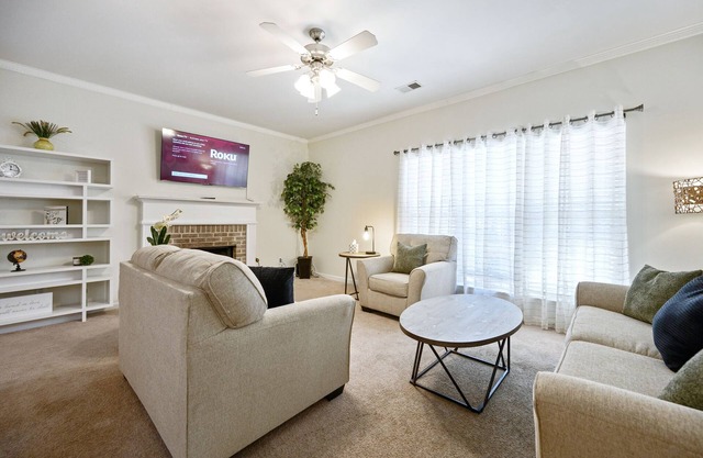 Work & Play Base: 3BR Close to Parks & Lakes