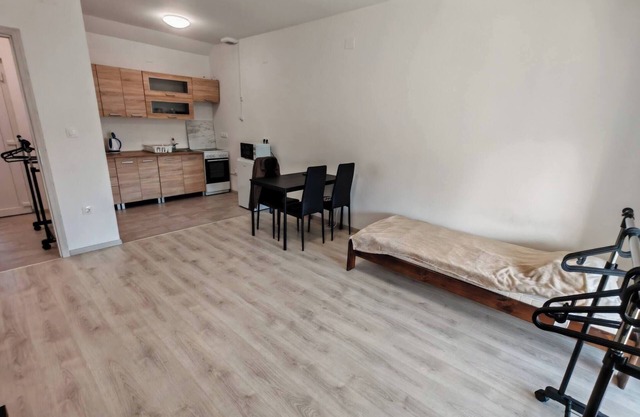 WorkStay Apartment – Modern Comfort with Private Parking, Near City Amenities