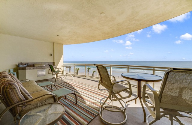 WOW! Gorgeous Oceanfront Luxury Condo