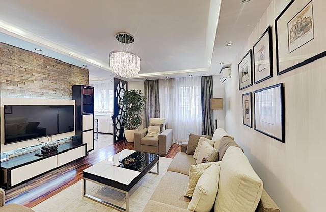 Wow! Private 5 Star Apartment near Main Square