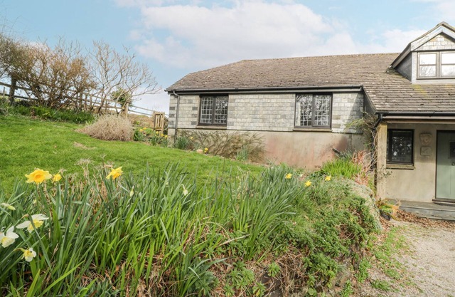 WRINGFORD FARM ANNEXE, pet friendly, with a garden in Kingsand