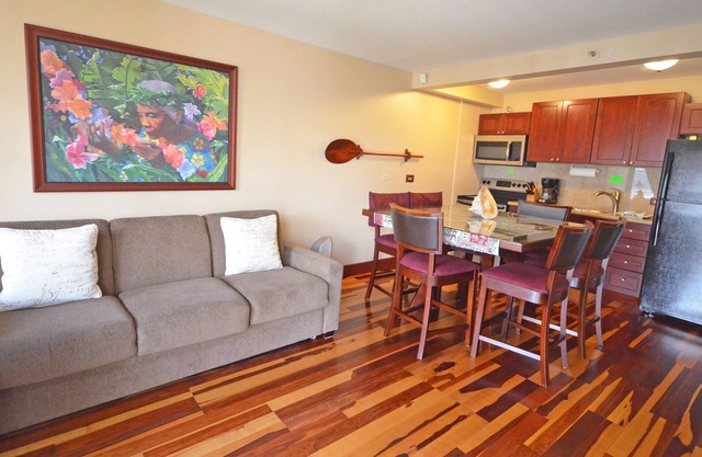 WS2105 Paradise Awaits Parking, Beach Pool & Gym