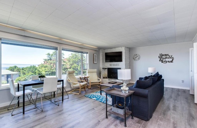 Wycliff Beach Condo