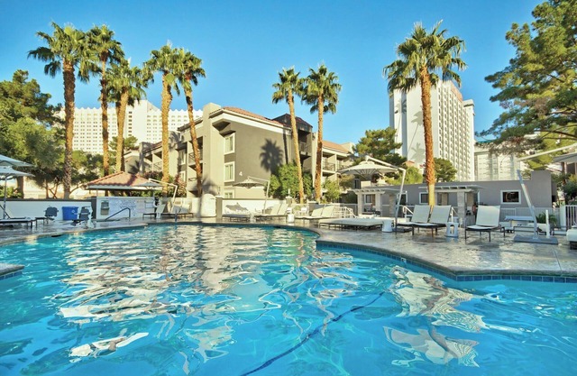 Wyndham Desert Rose Resort|2BR/2BA Balc King Suite