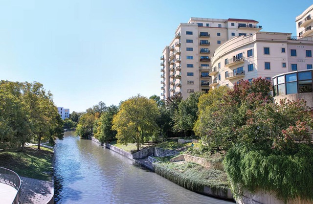 Wyndham La Cascada resort 2 bedroom/2 bath unit by Riverwalk in San Antonio