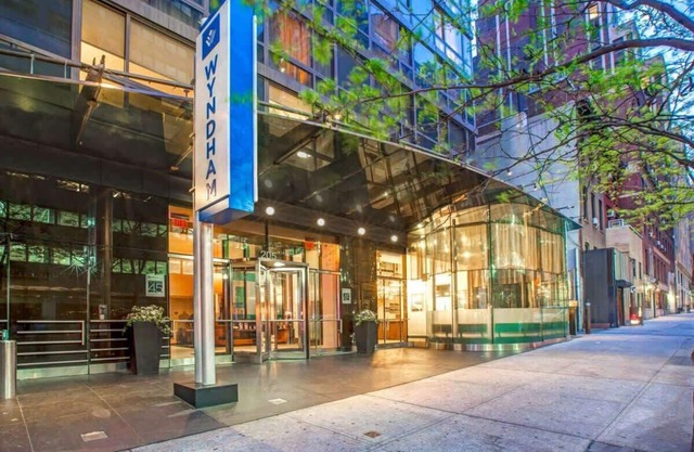 Wyndham Midtown 45 | 1BR/1BA King Bed Suite