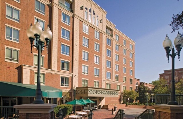 Wyndham Old Town Alexandria - 2 Bedroom Condo
