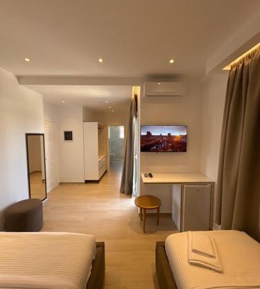 Xhonis Apartments
