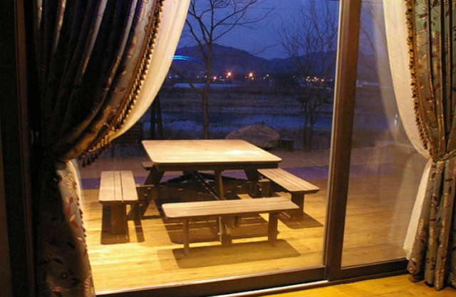 Yangpyeong Hayandohwaji Pension