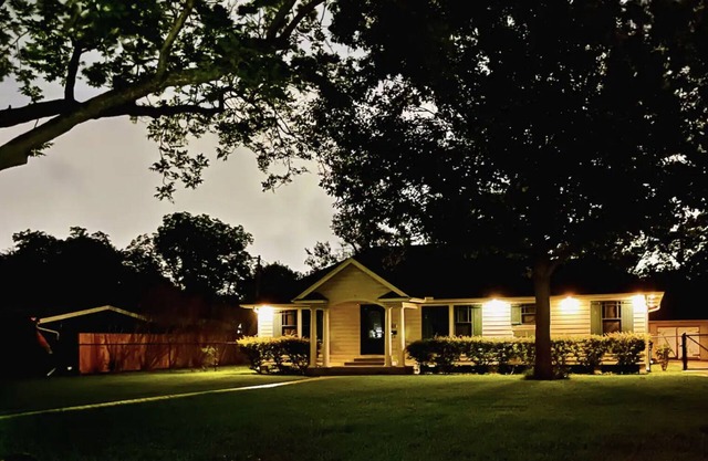 Yellow Brick Road House 1miles from Hobby Airport