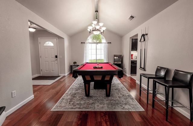 Yosemite + Bass Lake – Hot Tub, Games, Sleeps 13