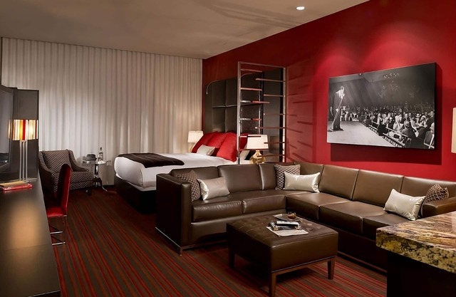 You Found It! 2 Comfortable Units, Free Parking, Near Fremont Street Experience