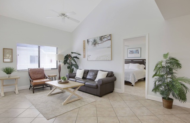 You will love it here! - large 2 story Condo, 3 min walk from beach
