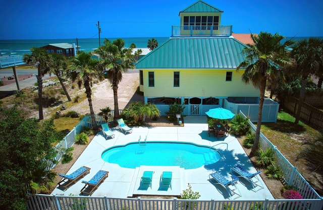 You will LOVE Sea Breeze! BOOK NOW! Great views and pool! 4 bedroom, sleeps 10